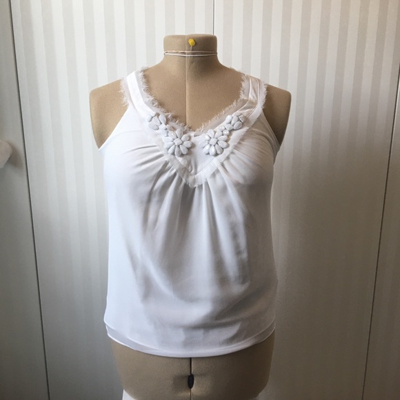 Banana Republic white fringe flower bead tank top Size XS - Picture 3 of 8
